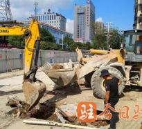 大鸡吧狠狠操我啊啊啊啊啊视频高温下的坚守｜道路建设者用汗水铺就畅通路